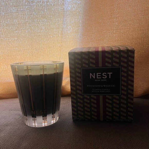 NEST Fragrances New York Pistachio and Fig Candle - Picture 3 of 14